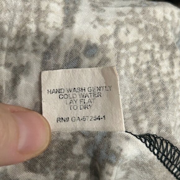 Mesmerize Snake Print Tunic Blouse Medium Asymmetrical Hem 3/4 Sleeve Animal - Picture 9 of 11